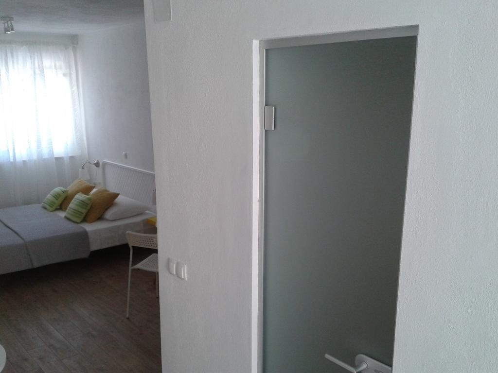 Viola Apartment & Free Parking Шибеник Экстерьер фото