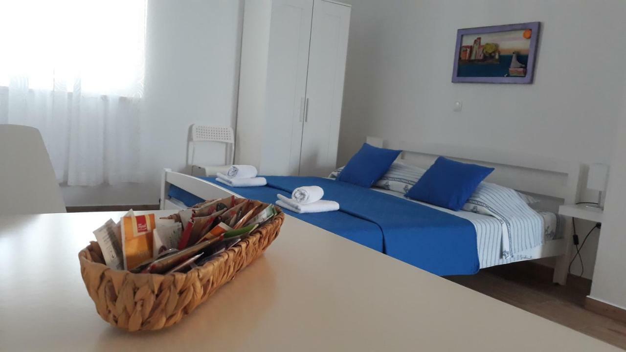 Viola Apartment & Free Parking Шибеник Экстерьер фото